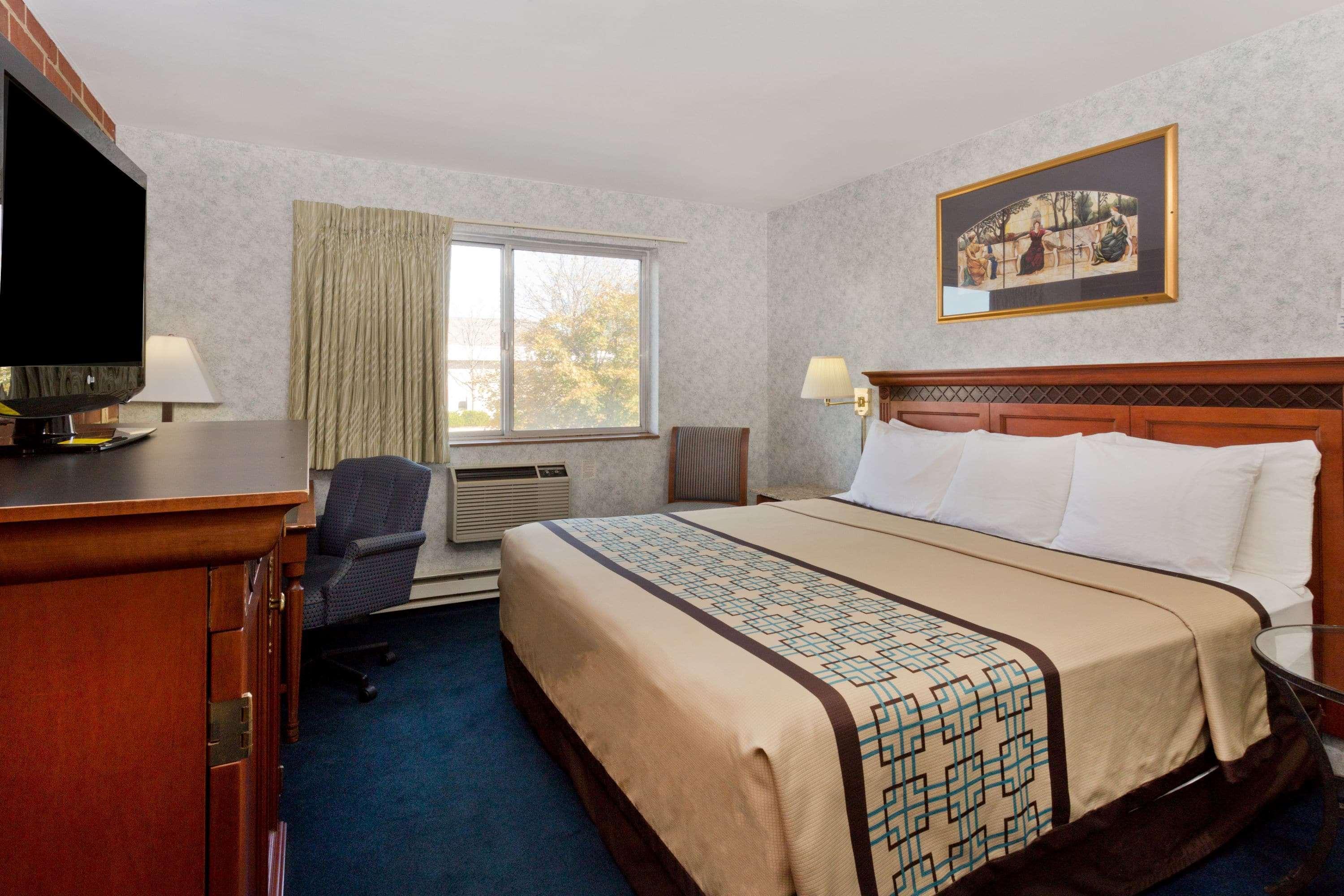 Days Inn By Wyndham Rockford I-90 Casino District Екстериор снимка