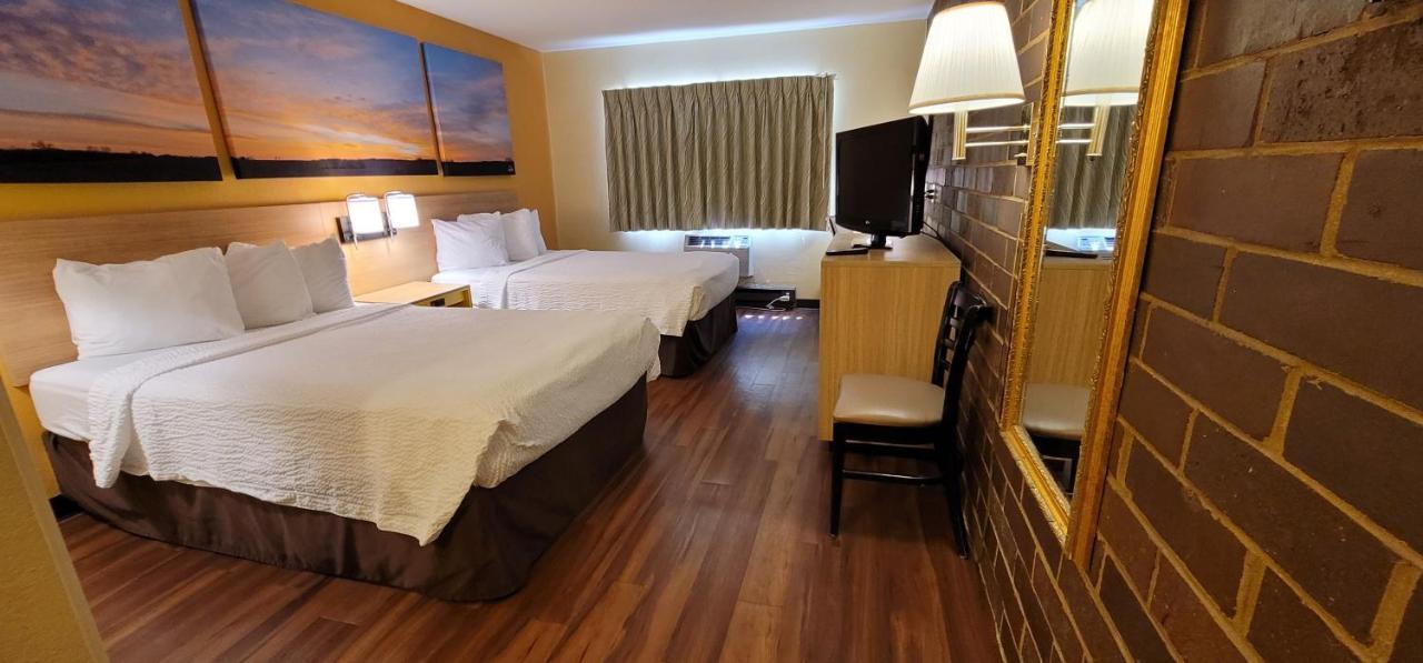 Days Inn By Wyndham Rockford I-90 Casino District Екстериор снимка