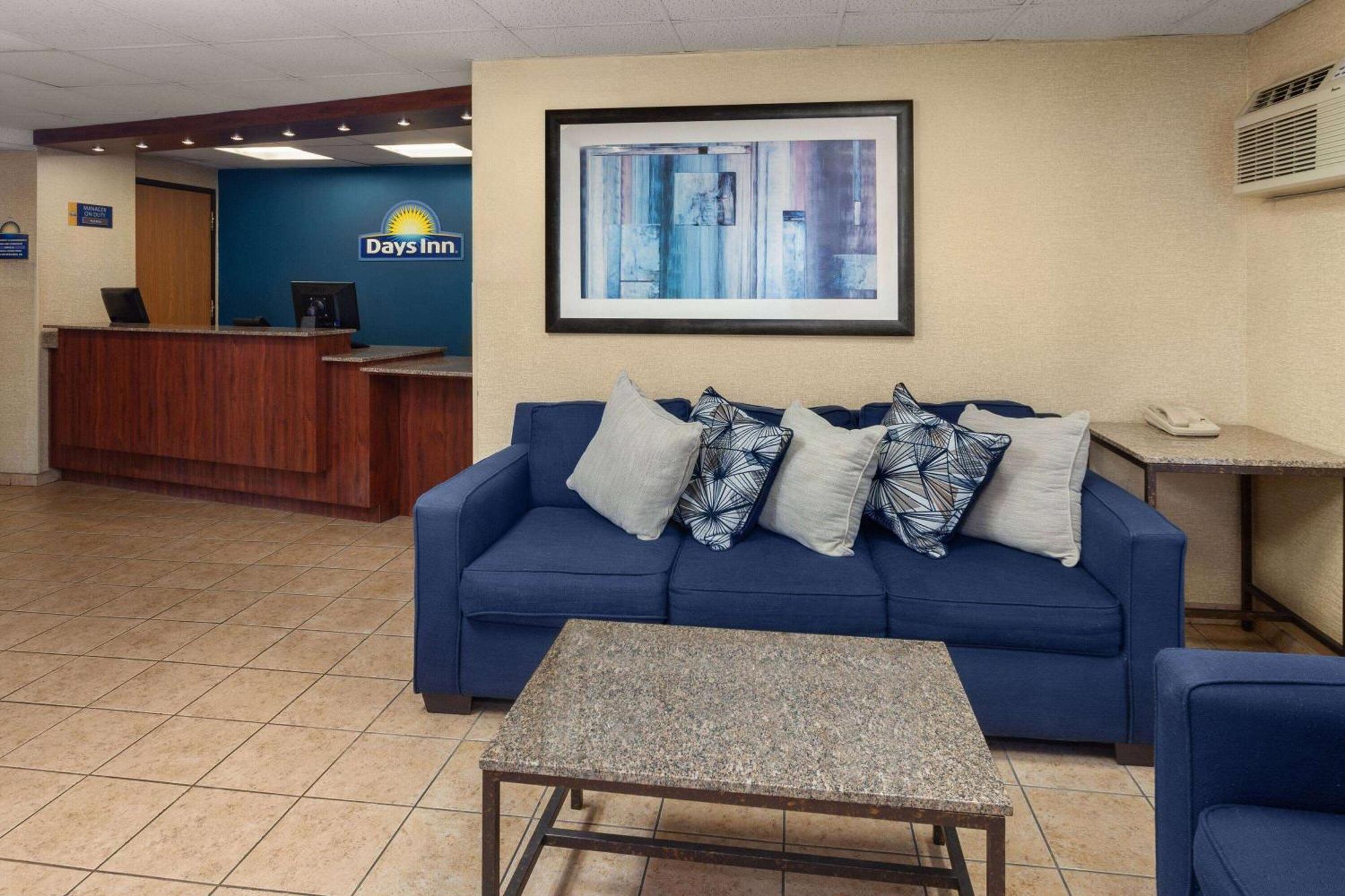 Days Inn By Wyndham Rockford I-90 Casino District Екстериор снимка