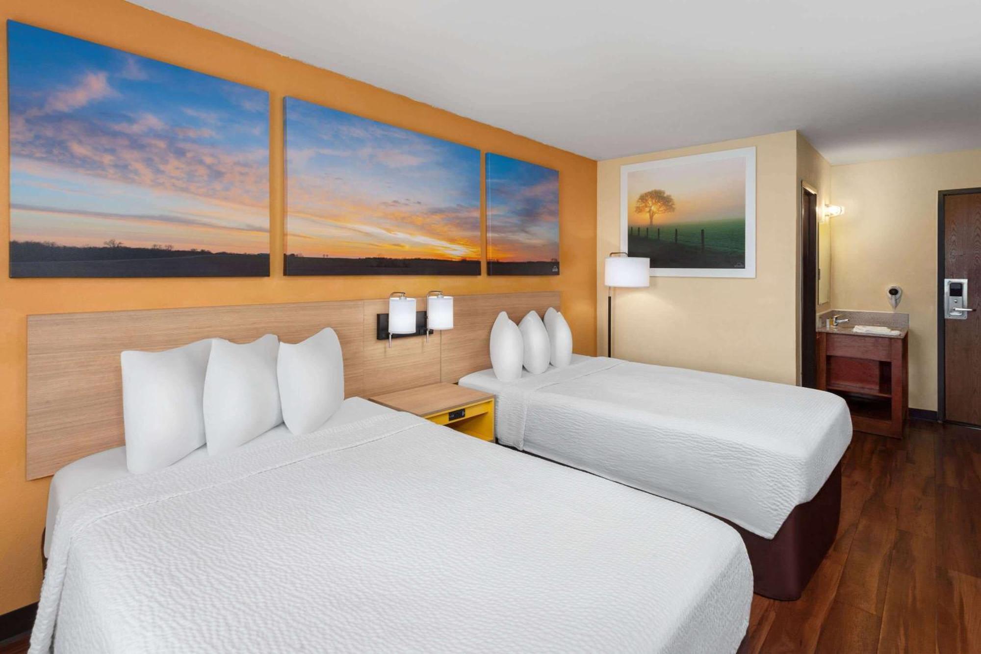 Days Inn By Wyndham Rockford I-90 Casino District Екстериор снимка