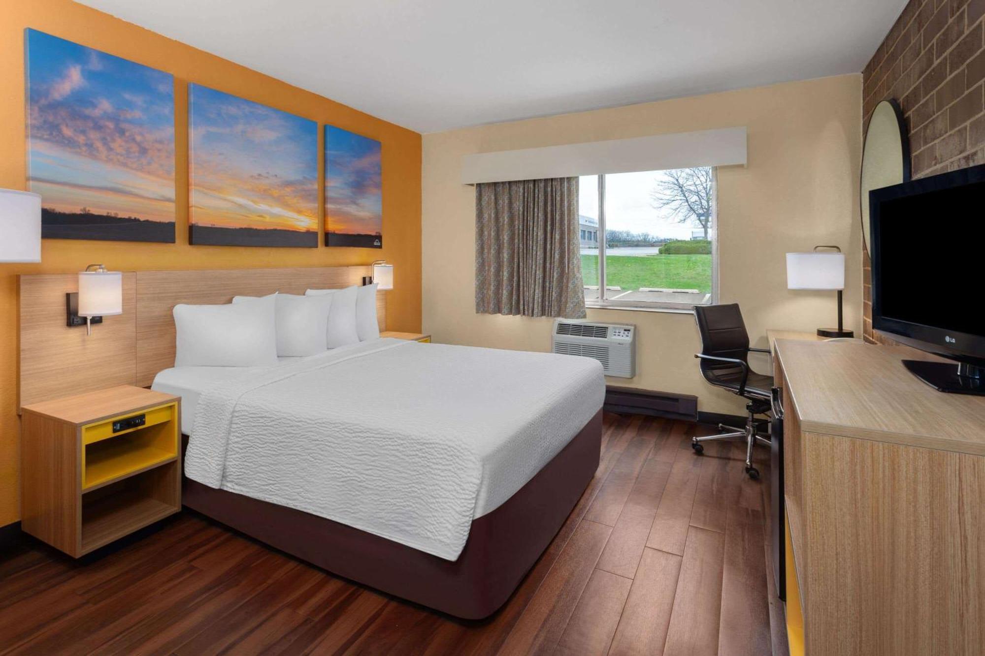 Days Inn By Wyndham Rockford I-90 Casino District Екстериор снимка