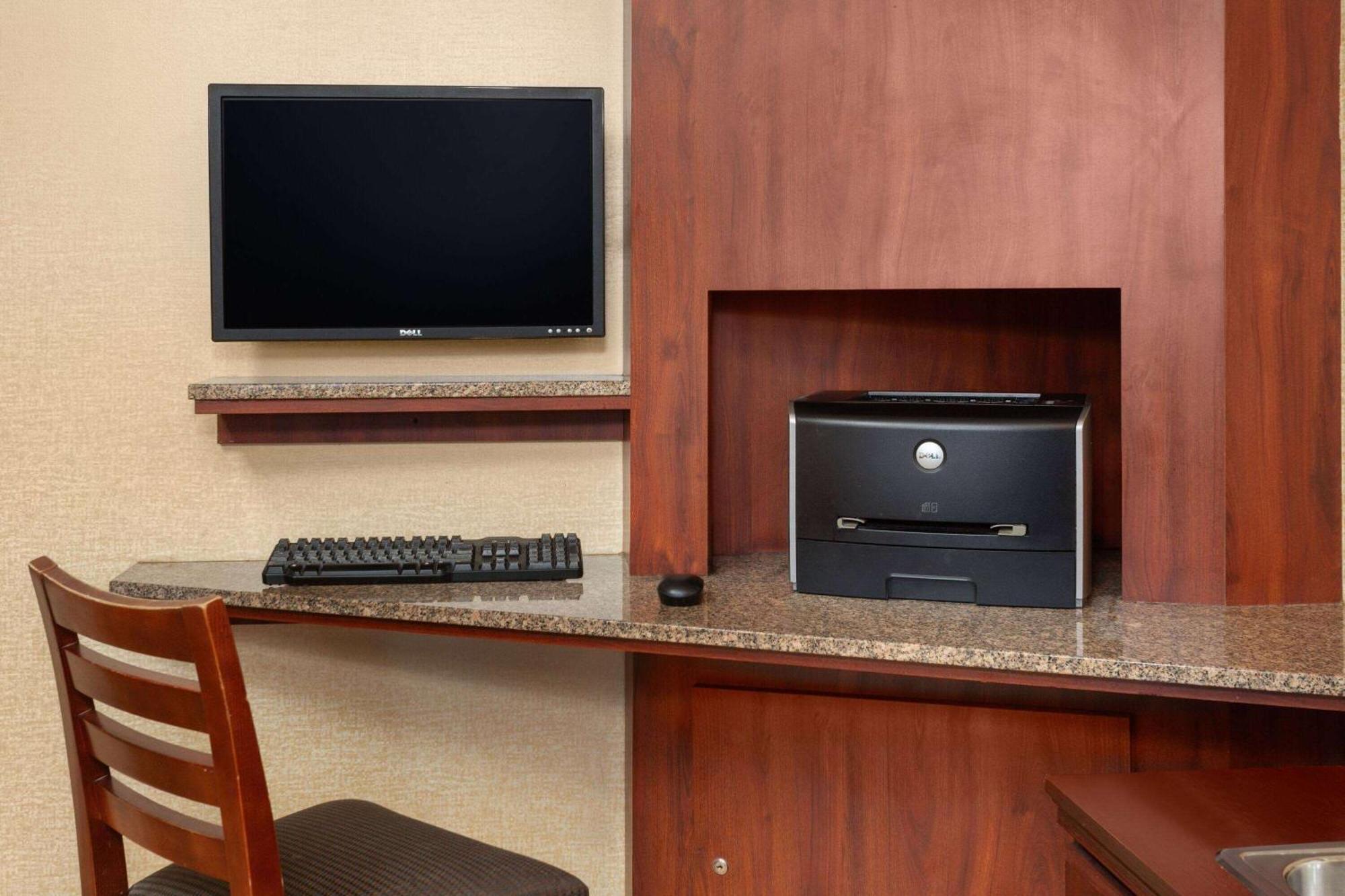 Days Inn By Wyndham Rockford I-90 Casino District Екстериор снимка