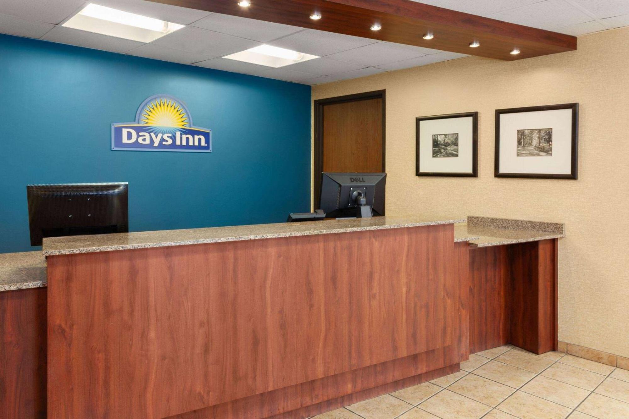 Days Inn By Wyndham Rockford I-90 Casino District Екстериор снимка