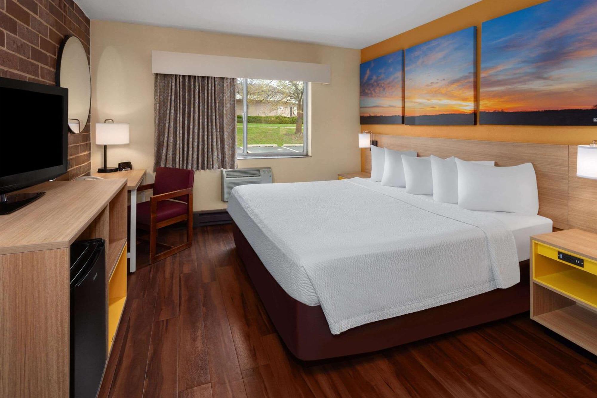 Days Inn By Wyndham Rockford I-90 Casino District Екстериор снимка